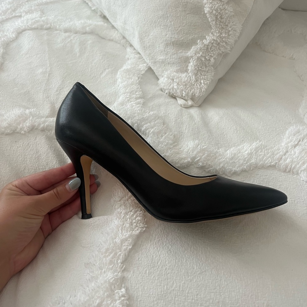 Nine West Black Leather Pumps